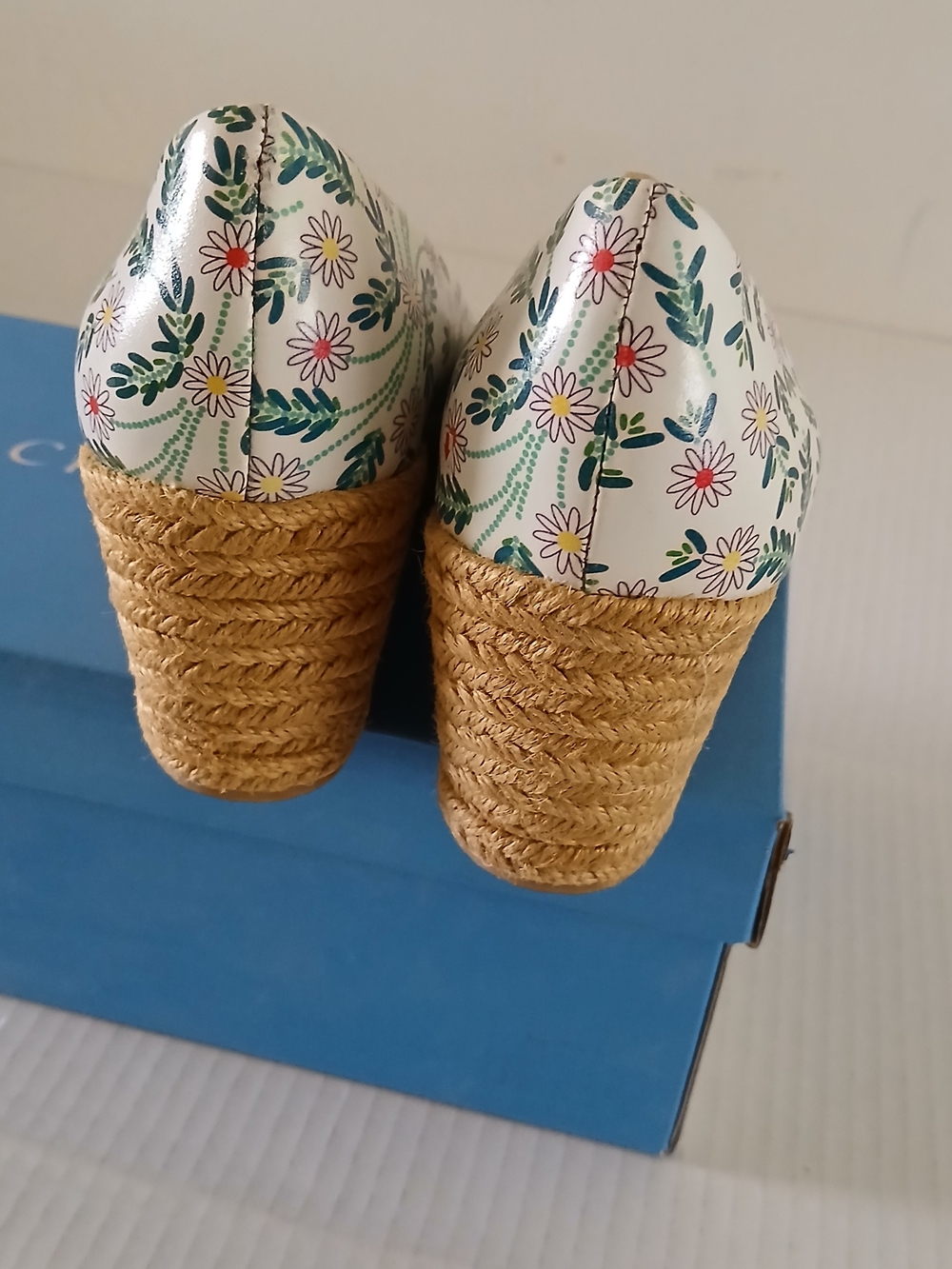 Women's Floral Espadrille Wedge Sandals - White Multicolor New $35 - Picture 5 of 8
